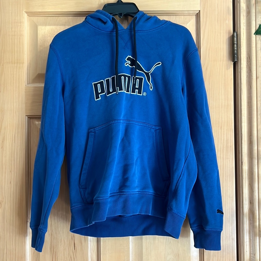 Small blue Puma sweatshirt